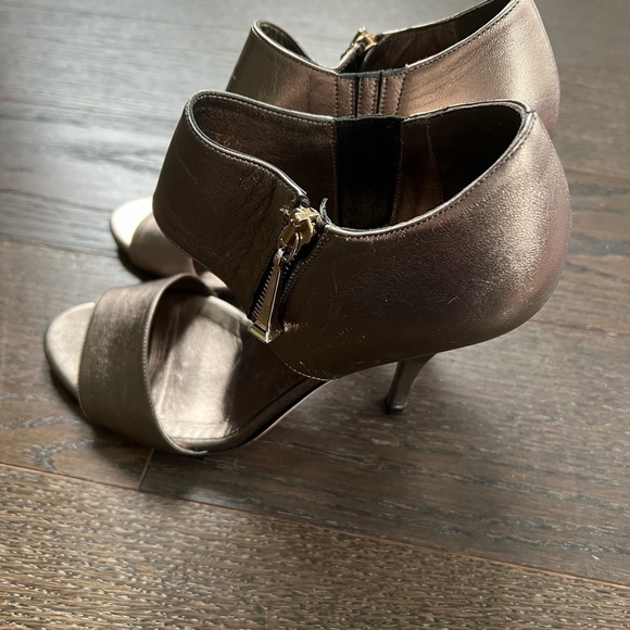 GUCCI Metallic Strap 4” Heels Size 36.5 - Picture 4 of 14